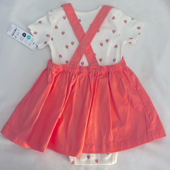 Strawberry Outfit - Picture 2 of 3